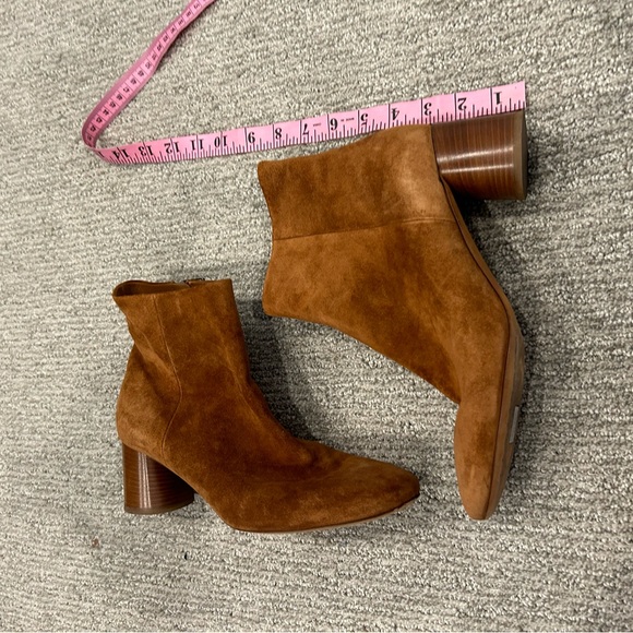 VINCE Women's Tillie Suede Mid-Heel Booties Size 9.5M - Picture 3 of 9